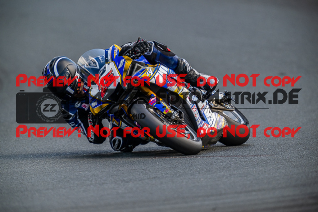 MaZZes_FotoMatrix_220522_6769 | Fotograf Mathias Schmid
Sportfotograf,
Eventfotograf,
Hochzeitsfotograf,
Portraitfotograf