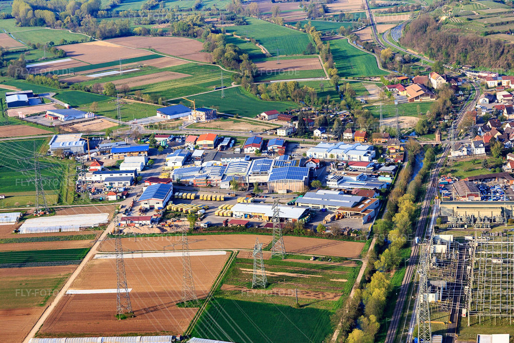 Luftbild: Industriegebiet Bruckmatten mit Rinklin Naturkost GmbH in Eichstetten am Kaiserstuhl im Bundesland Baden-Württemberg in Deutschland. Foto: IMG_126689.jpg vom 25.04.2021 durch Werner Riehm/FLY-FOTO.deRinklin Naturkost - Der Bio-Großhändler vom Kaiserstuhl