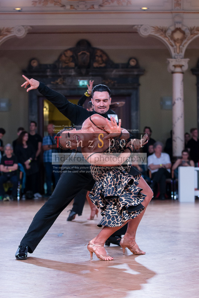 20240706_WDSF_WO_Latin_10551 | Tanzsportbilder, Standardtanz, Lateintanz, WDSF, DTV, LTVB, dancecomp, goc, hessen tanzt, blaues band der spree, walzer, tango, wiener walzer, slowfox, quickstepp, samba, rumba, cha-cha-cha, paso doble. jive, hd-kroft photography, turniertanzsport