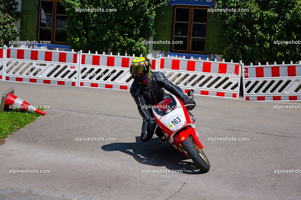 P1036863-2 | Erleben Sie atemberaubende, hochqualitative Fotos Ihrer Fahrt entlang der malerischen Alpenstraßen. Besuchen Sie alpineshots.com, um professionelle Aufnahmen Ihrer unvergesslichen Reise zu finden und zu kaufen - Realisiert mit Pictrs.com