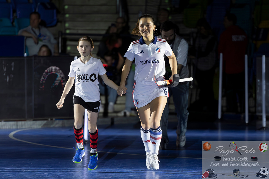 Volvo E.R.B. Final 4 Halbfinale Frauen: Mannheimer HC - Düsseldorfer HC, 25.01.2025 | Fiona Felber (Mannheimer HC #6), Mannheimer HC - Düsseldorfer HC, Frankfurt, Süwag Arena, 25.1.2025 - Realisiert mit Pictrs.com