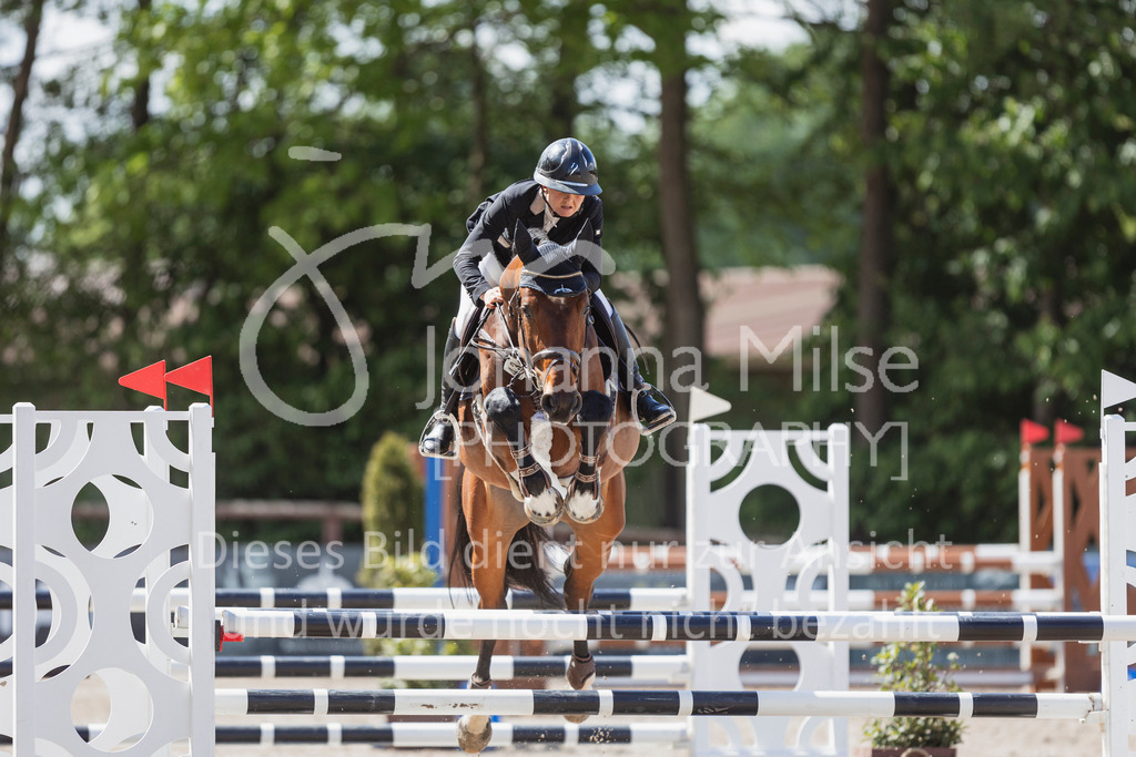 250506_Mühlen_SprPf-L1-317 | Deine schönsten Turniermomente als professionelle Fotos! Entdecke hochwertige Pferdesport-Fotografie im Online-Shop. Jetzt Fotos finden & bestellen!