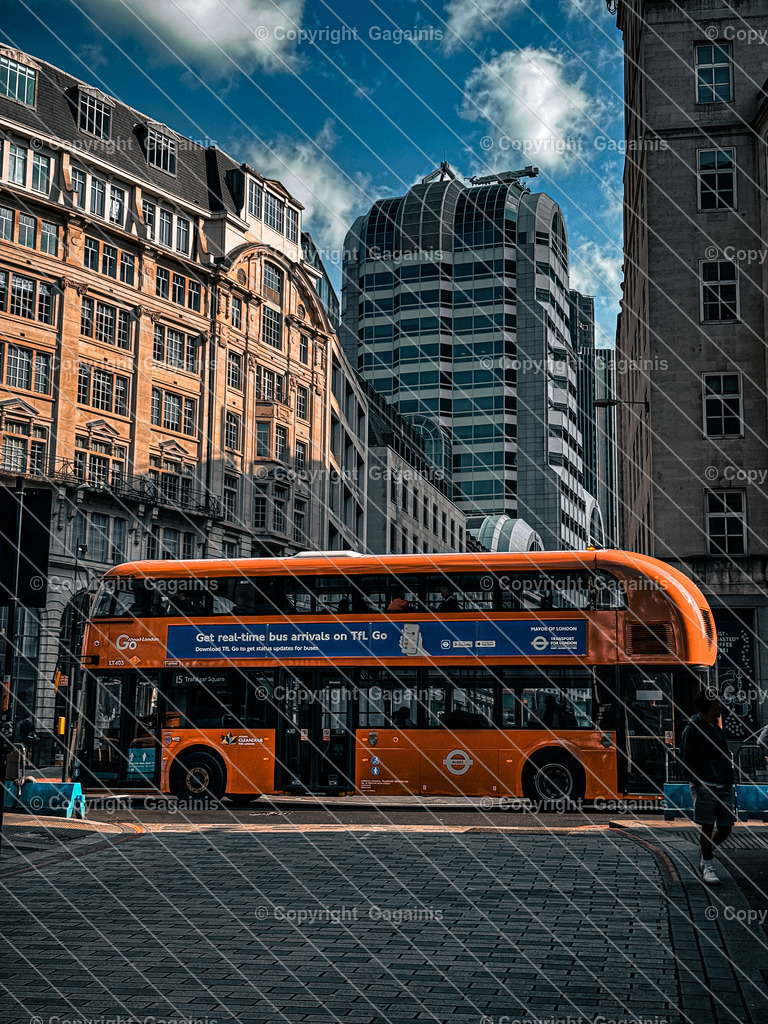 Bus London | London - Der ikonische Big Ben und das prächtige Buckingham Palace sind nur zwei der vielen historischen und kulturellen Highlights der Stadt. Besuchen Sie außerdem das weltberühmte British Museum und genießen Sie den Panoramablick vom London Eye.