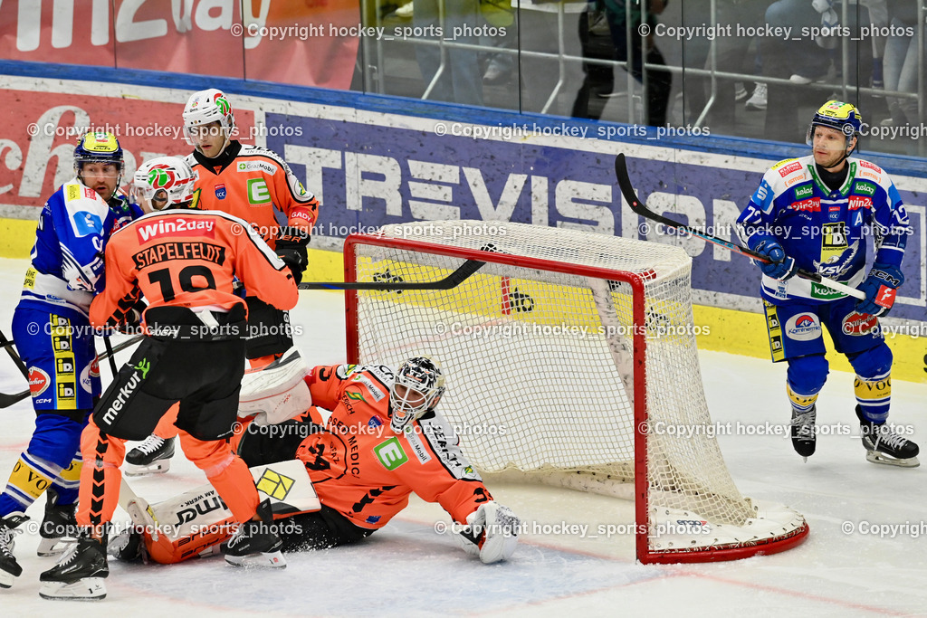 EC IDM WÄRMEPUMPEN VSV vs. MOSER MEDICAL GRAZ99ERS | #72 John Hughes EC VSV, #33 Maxime Lagacé Graz 99ers, #18 Paul Stapelfeldt Graz 99ers, #91 Nick Hutchison EC VSV, #14 Kilian Zündel Graz 99ers, EC IDM WÄRMEPUMPEN VSV vs. MOSER MEDICAL GRAZ99ERS, EC IDM WÄRMEPUMPEN VSV vs. MOSER MEDICAL GRAZ99ERS am 12.03.2026 in Villach (Stadthalle Villach), Austria, (Photo by Bernd Stefan)