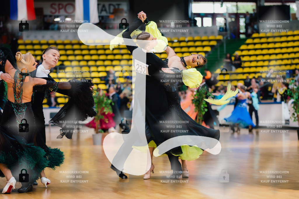 Hessen Tanzt WDSF Open Junior II Standard 7th (232) Viktor Waitz _ Vladislava Yushkevich (Ahorn Club_ TSA im Polizei-SV Berlin)-2025-05-17-7515 | Webshop for digital downloads and prints of dance sport, event & show photographer Julian Link - Realisiert mit Pictrs.com