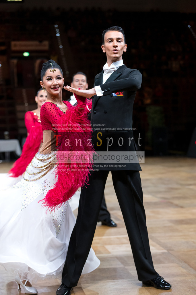 20241109_DM-Formationen_Vorrunde_2285 | Tanzsportbilder, Standardtanz, Lateintanz, WDSF, DTV, LTVB, dancecomp, goc, hessen tanzt, blaues band der spree, walzer, tango, wiener walzer, slowfox, quickstepp, samba, rumba, cha-cha-cha, paso doble. jive, hd-kroft photography, turniertanzsport