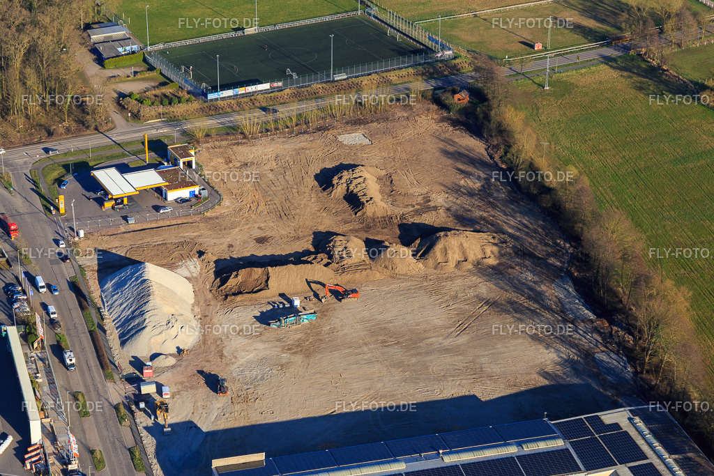 Baustelle zur Erschliessung des neuen Logistikpark der HANSAINVEST und DFI-Real-Estate Kandel nach Abriss des OBI-Markts https://www.hansainvest.de/ https://www.dfi-re.com/ | Luftbild: Baustelle zur Erschliessung des neuen Logistikpark der HANSAINVEST und DFI-Real-Estate Kandel nach Abriss des OBI-Markts https://www.hansainvest.de/ https://www.dfi-re.com/ im Ortsteil Minderslachen in Kandel im Bundesland Rheinland-Pfalz in Deutschland. Foto: IMG_145591.jpg vom 19.03.2025 durch Werner Riehm/FLY-FOTO.de - Realisiert mit Pictrs.com