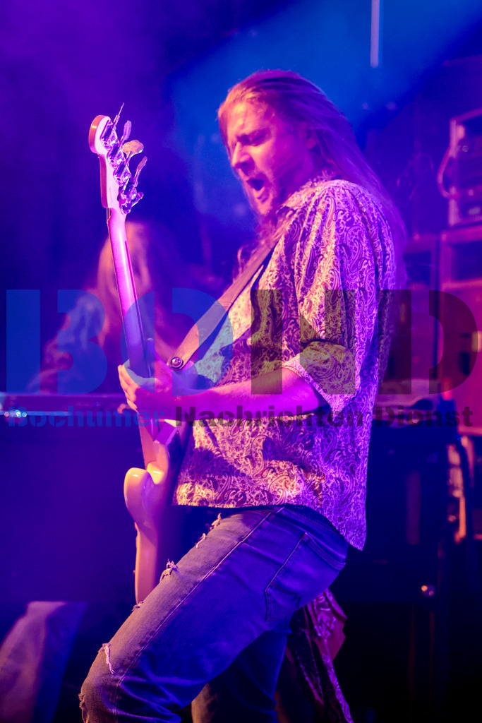 Purple Rising  {date} -  | {headline}(Foto: Sebastian Sendlak / BOND) - Realisiert mit Pictrs.com