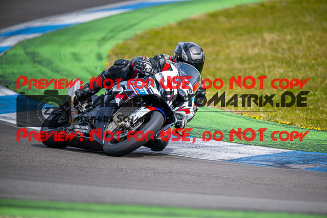 MaZZes_FotoMatrix_230410_2610 | WEISS