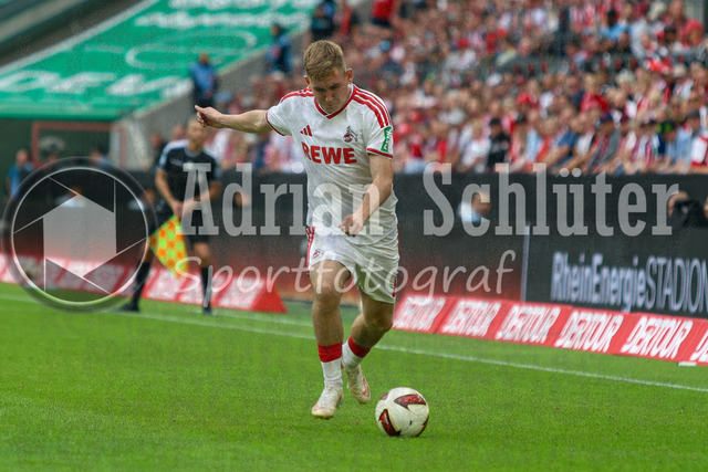 29.08.2026, GER, Fussball, Herren, Bundesliga , 1. Bundesliga, Saison 2026/2027, 1. FC Köln - TSG 1899 Hoffenheim | Ísak Jóhannesson (KOE) in Aktion am Ball, Einzelaktion