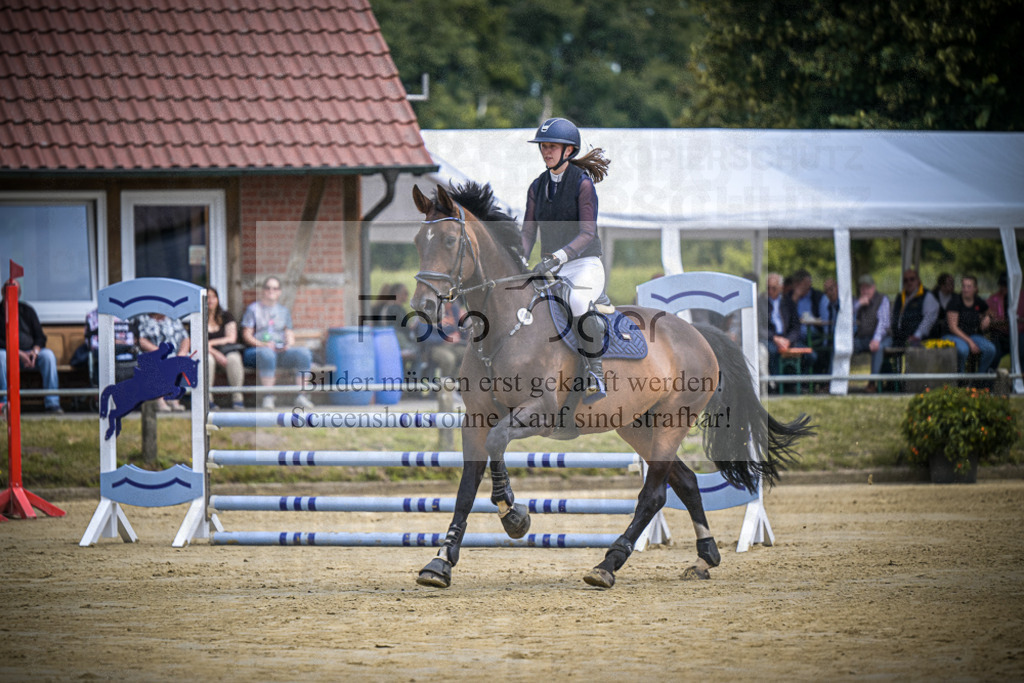 DOS_5593 | Entdecke hochwertige Reitturnierfotos von Foto Oger. Professionell, emotional und authentisch – jetzt Lieblingsmomente im Shop bestellen.Deutschlandweite Turnierfotografie. - Realisiert mit Pictrs.com