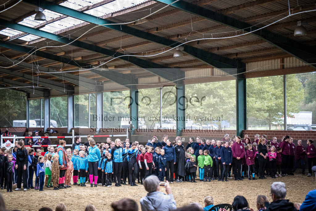 DOS_0070 | Entdecke hochwertige Reitturnierfotos von Foto Oger. Professionell, emotional und authentisch – jetzt Lieblingsmomente im Shop bestellen.Deutschlandweite Turnierfotografie. - Realisiert mit Pictrs.com