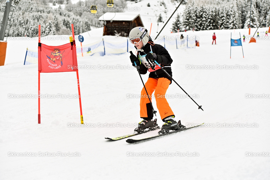 SRF_20.02.2026_0626 | Skirennfotos,Serfaus,Fiss,Ladis,Kinderskirennen,Winter,Tirol,Oberland,skirace,SFL,feelfree,weil wir's genießen,ski,Ski,skifahren,Sonnenplateau, - Realisiert mit Pictrs.com