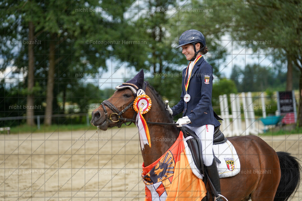 20240630-FAH02593 | Turnierbilder Schwabmünchen, Dressurbilder, Springreitturnier, Reitsportbilder, Turnierfotografen Bayern, Turnierfotograf