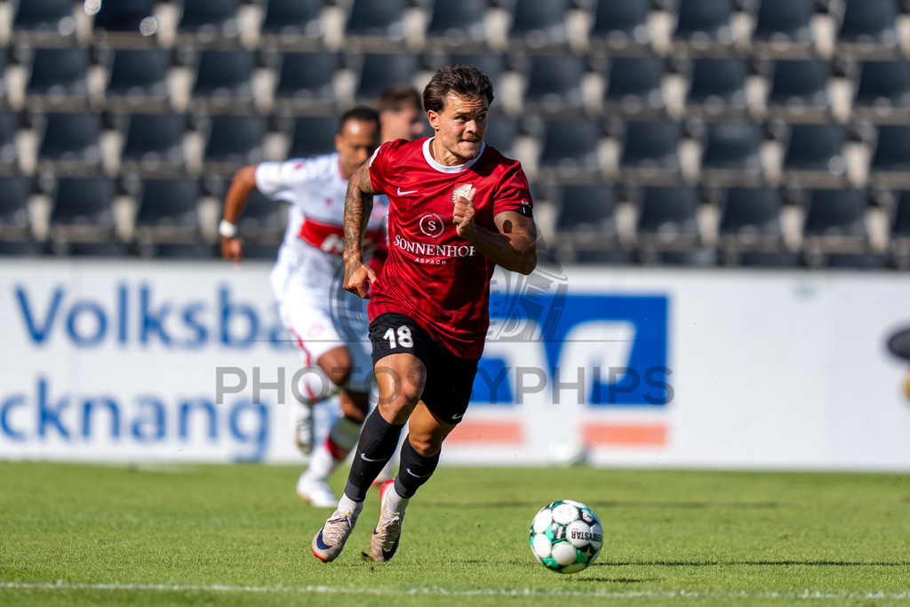 SG Sonnenhof Großaspach vs. Fortuna Köln, Fussball, 3. Liga, 1. Spieltag, 08.08.2026 | Niklas Pollex (SG Sonnenhof Großaspach, #18),SG Sonnenhof Großaspach vs. Fortuna Köln, Fussball, 3. Liga, 1. Spieltag, 08.08.2026,DFB regulations prohibit any use of photographs as image sequences and/or quasi-video