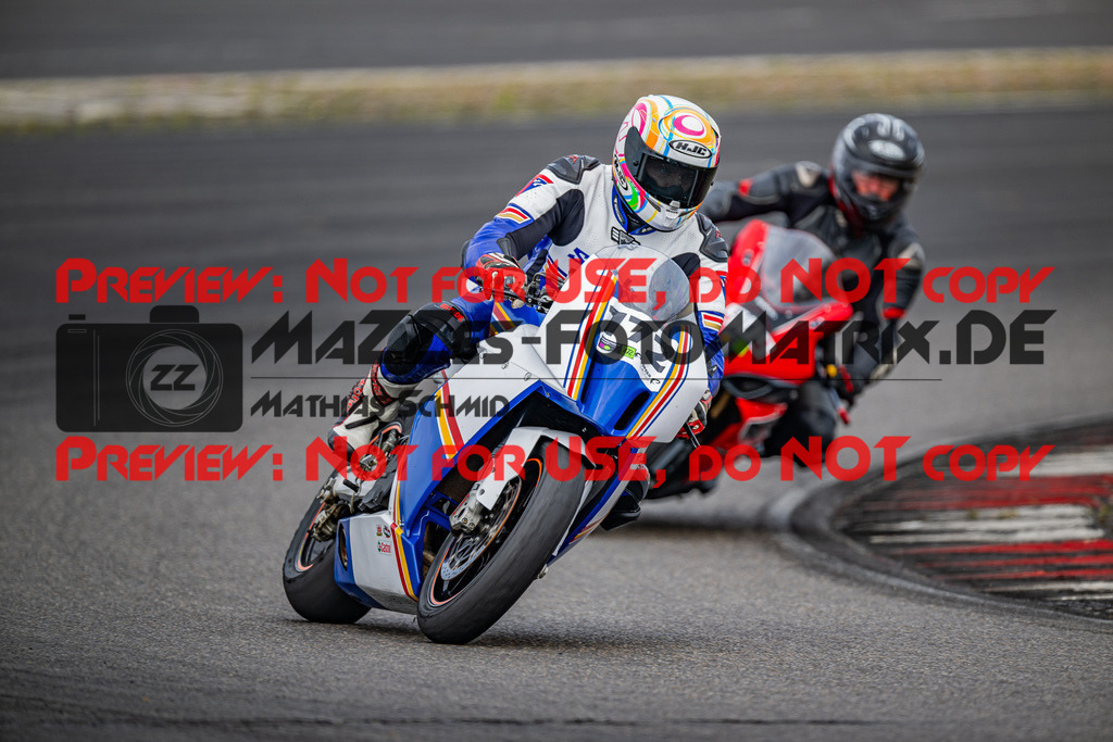 MaZZes_FotoMatrix_230719_1953 | GRUEN