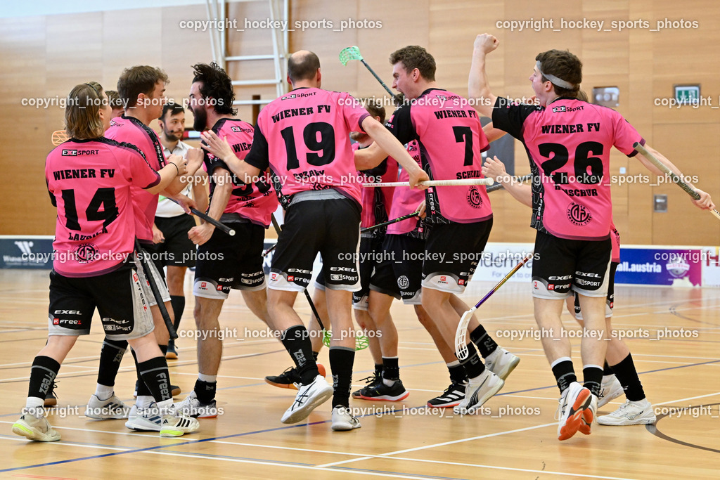 VSV Unihockey vs. Wiener Floorball Verein | Jubel Wiener Floorballverein Mannschaft, #9 ZEHETNER Laurin Wiener Floorballverein, #95 FELSBERGER Niklas Wiener Floorballverein, #29 Jonas-Justus Dopona Wiener Floorballverein, VSV Unihockey vs. Wiener Floorball Verein, VSV Unihockey vs. Wiener Floorball Verein am 18.05.2025 in Villach (Ballspielhalle St. Martin), Austria, (Photo by Bernd Stefan)