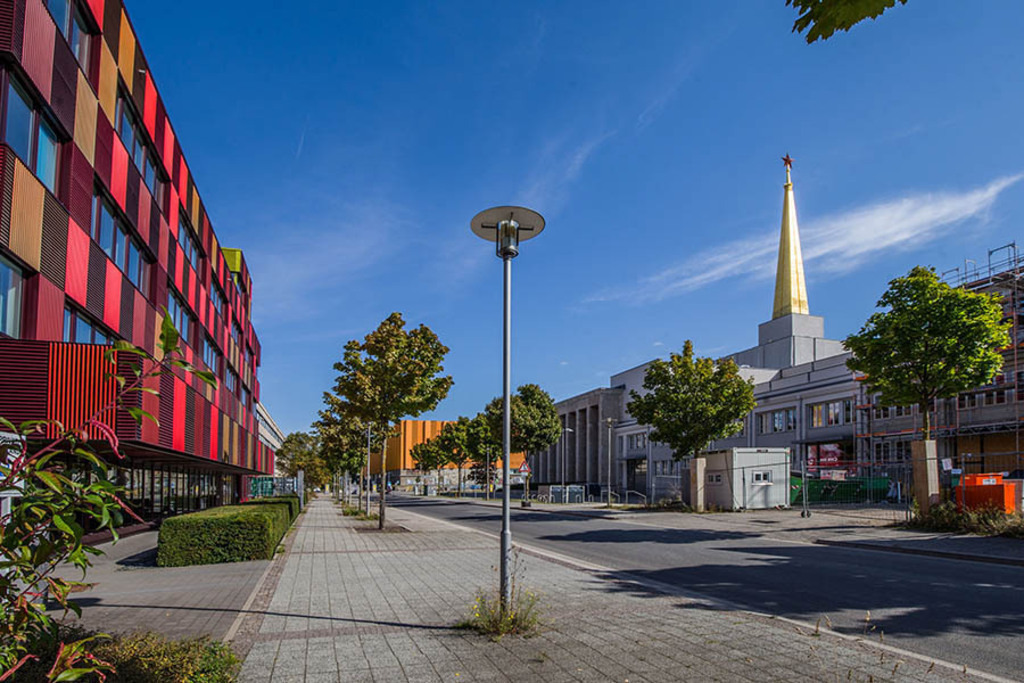 Alte Messe - BioCube Leipzig | Entdecke über 20 Kategorien Leipzig-Motive: Foto-Downloads, hochwertige Poster, Leinwand- & Fine-Art-Prints. Jetzt Lieblingsfoto im Bildlexikon Leipzig Shop bestellen!