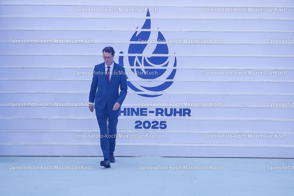 FISU16072501007 | 16.07.2025, Duisburg, FISU World University Games Summer, Rhine-Ruhr 2025, Opening Ceremony, Schauinsland-Reisen-Arena: Begrüßung Hendrik Wüst, Ministerpräsident von Nordrhein-Westfalen begrüßt die Zuschauer aus aller Welt in der Arena Freisteller, Einzelaufnahme, Spieler, Portrait,  Ansprache Rede