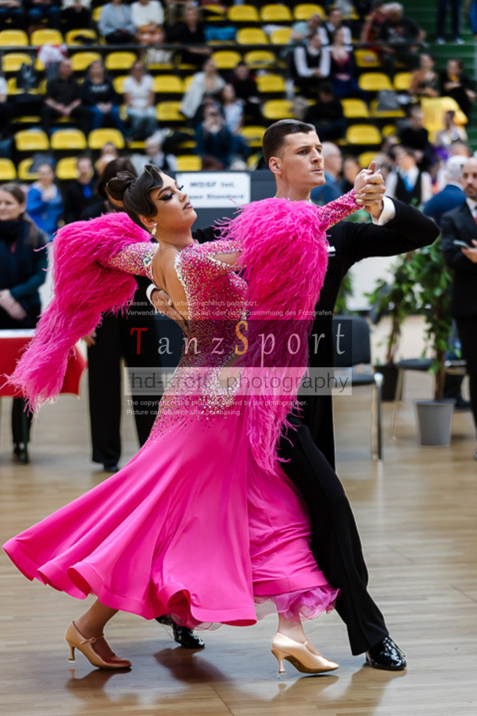 20250517_HessenTanzt_WDSF_IntOpen_Std_0879 | Tanzsportbilder, Standardtanz, Lateintanz, WDSF, DTV, LTVB, dancecomp, goc, hessen tanzt, blaues band der spree, walzer, tango, wiener walzer, slowfox, quickstepp, samba, rumba, cha-cha-cha, paso doble. jive, hd-kroft photography, turniertanzsport