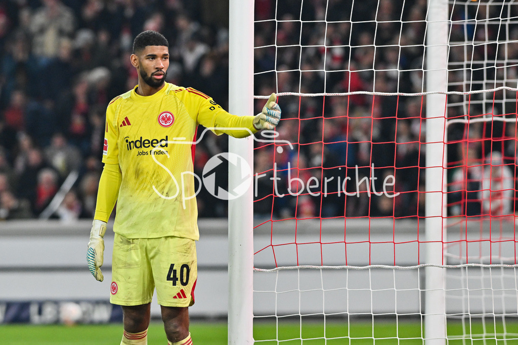VfB Stuttgart - SG Eintracht Frankfurt | STUTTGART, GERMANY - 13. JANUARY: im Bild Kaua DOS SANTOS (Eintracht Frankfurt 40)  / Einzelfoto / Freisteller während dem Bundesligamatch zwischen dem VfB Stuttgart und der SG Eintracht Frankfurt am 17. Spieltag in der MHP-Arena / DFL REGULATIONS PROHIBIT ANY USE OF PHOTOGRAPHS AS IMAGE SEQUENCES AND/OR QUASI-VIDEO