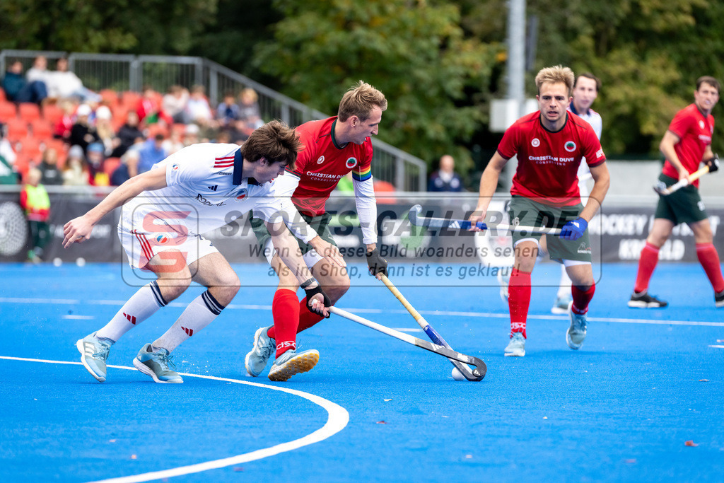 HK_20241012_107408 | 1. Bundesliga Herren Crefelder HC - Mannheimer HC am 12.10.2024 Crefelder HTC , CHTC, Krefeld , Ben Hasbach ( Mannheimer HC #26 ) , Niklas Wellen ( Crefelder HTC 10 )