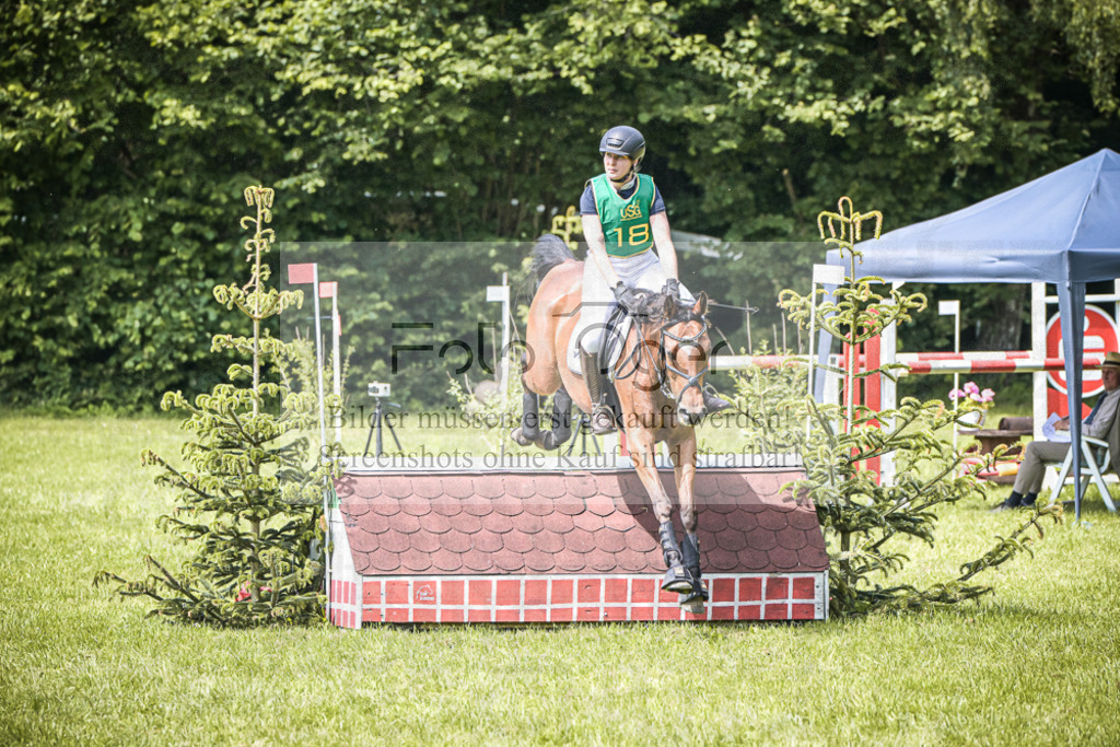DOS_8275 | Entdecke hochwertige Reitturnierfotos von Foto Oger. Professionell, emotional und authentisch – jetzt Lieblingsmomente im Shop bestellen.Deutschlandweite Turnierfotografie. - Realisiert mit Pictrs.com