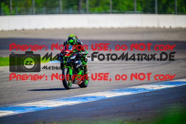 MaZZes_FotoMatrix_240520_6021986_8051 | WEISS