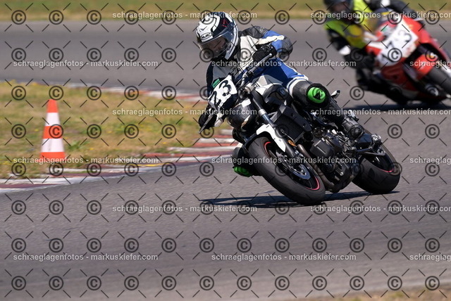 26bt04-1419 | markuskiefer.com - Realisiert mit Pictrs.com