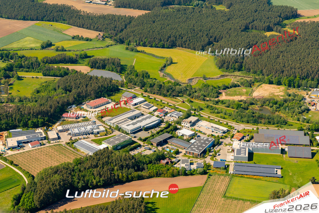 Das Luftbild zeigt : Hügelmühle Spalt - Die Luftaufnahme wurde 2024 vom UL-Flugzeug aus erstellt ( keine Drohne ) - Hochauflösende Luftaufnahme - Für grossformatige Ausdrucke geeignet. Die Geschenkidee !Mit Lizenz und Bildrechte bestellbar