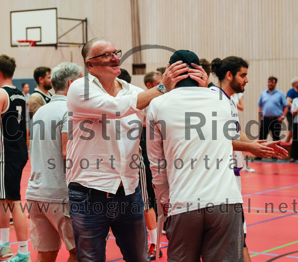 2022-05-15_144_SpVgg_Altenerding_gegen_TSV_Muenchen-Forstenried | Erding, Deutschland, 15.05.2022:
Basketball, Bezirksliga 2021 / 2022, Play-Offs, SpVgg Altenerding gegen TSV München-Forstenried, Endergebnis: 55:57

Foto: Christian Riedel / fotografie-riedel.net
