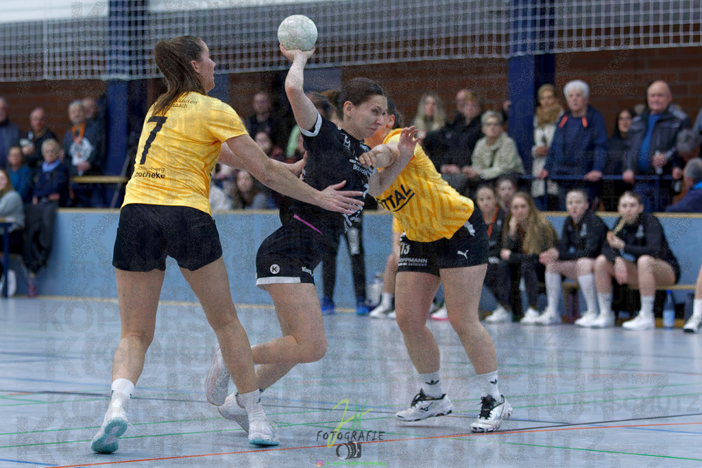 Handball Frauen Oberliga Mitte, HSG Eibelshausen/Ewersbach - HSG Lumdatal | Handball Frauen Oberliga Mitte, HSG Eibelshausen/Ewersbach - HSG Lumdatal am 21.02.2026 in Dietzhölztal-Steinbrücken (Sporthalle am Hammerweiher)Photo © 2026 - Jörg Heinrich - Realisiert mit Pictrs.com