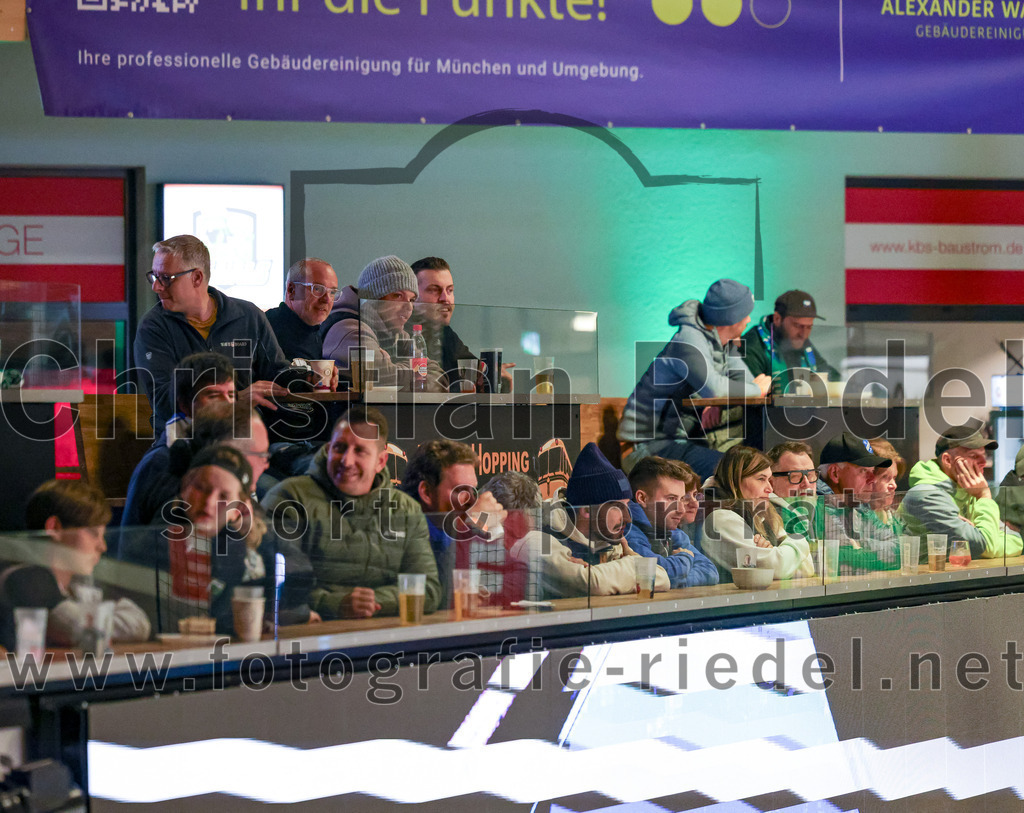 2025-09-26_105_TSV_Erding_gegen_SC_Riessersee | Erding, Deutschland, 26.09.2025:Eishockey, Oberliga Süd 2025 / 2026, 3. Spieltag, TSV Erding gegen SC Riessersee, Endergebnis: 3:5Foto: Christian Riedel / fotografie-riedel.net