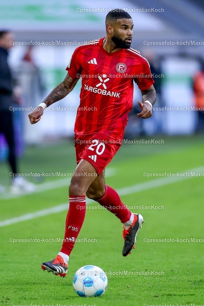 Due01022502147 | 01.02.2025, Fußball, Fortuna Düsseldorf - SSV Ulm 1846, 2.. Fußball Bundesliga, 20. Spieltag, Merkur Spiel-Arena, Saison 2024 2025: Jamil Siebert (Fortuna Düsseldorf #20)DFB regulations prohibit any use of photographs as image sequences and or quasi-video.