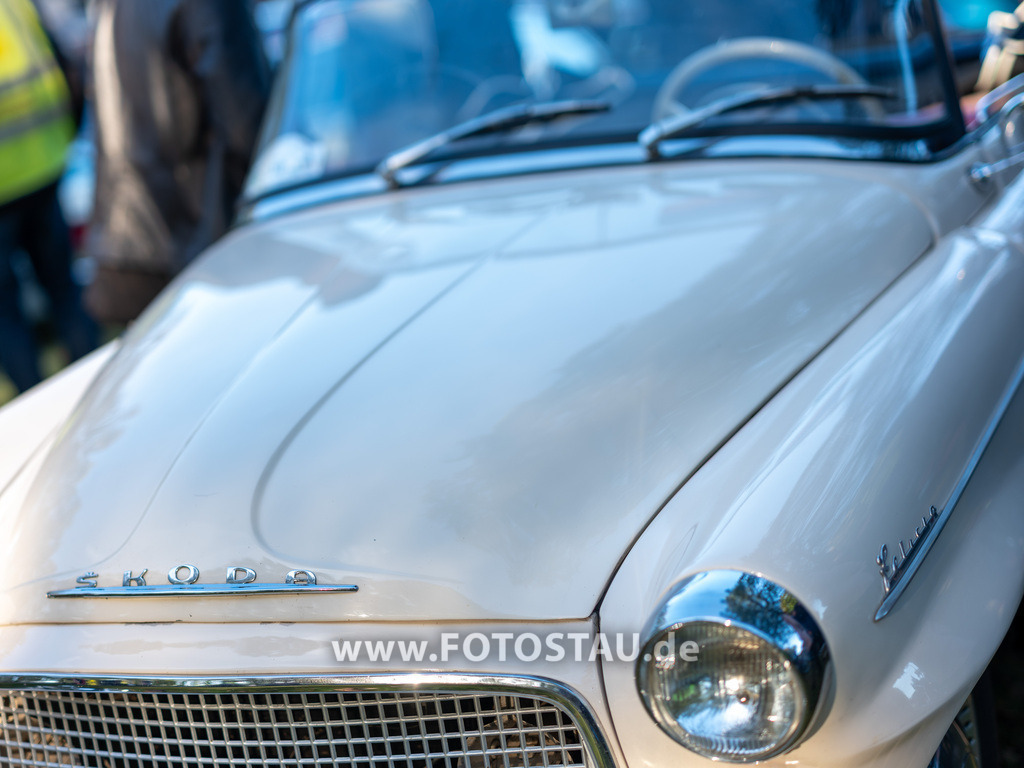 20251018-00136 | Erleben Sie hier die Faszination der klassischen Fahrzeuge in Bildern und lassen sich begeistern! - Realisiert mit Pictrs.com