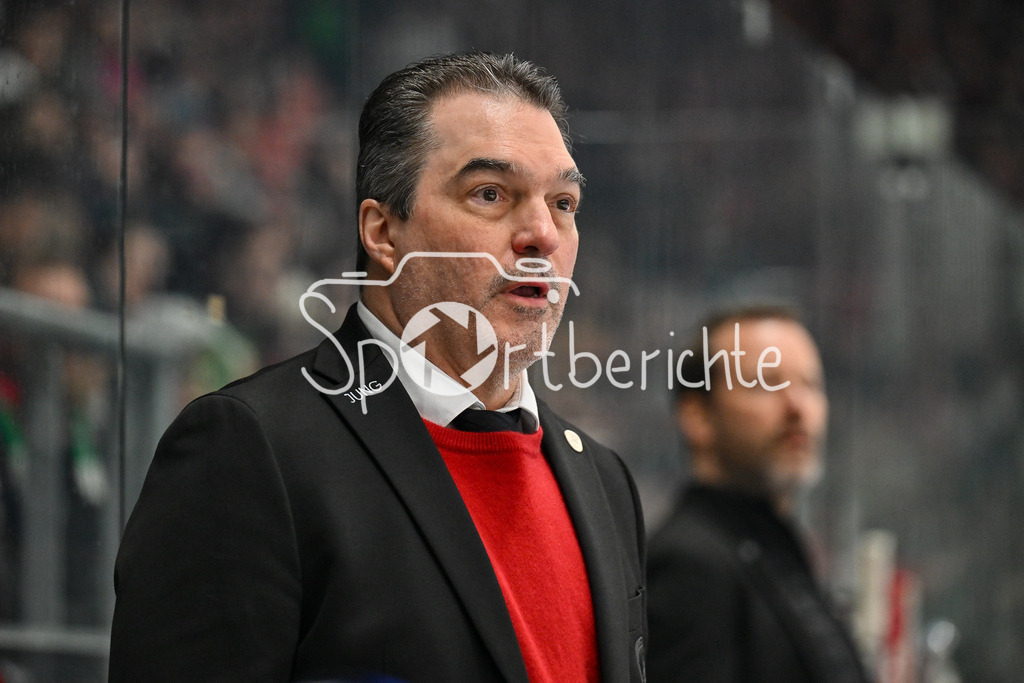 Augsburger Panther - Nürnberg Ice Tigers | im Bild Larry MITCHELL Headcoach Augsburger Panther / Freisteller / Einzelfoto / DEL: Augsburger Panther - Nuernberg Ice Tigers, Curt Frenzel Stadion am 03.01.2025