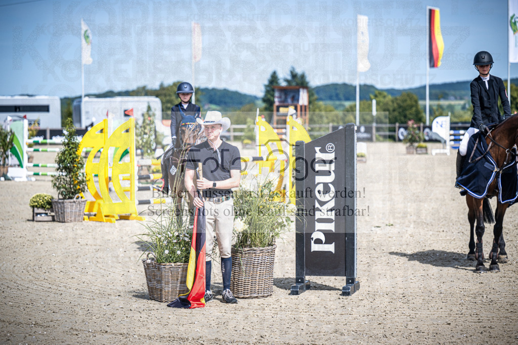 DOS_0555 | Entdecke hochwertige Reitturnierfotos von Foto Oger. Professionell, emotional und authentisch – jetzt Lieblingsmomente im Shop bestellen.Deutschlandweite Turnierfotografie. - Realisiert mit Pictrs.com