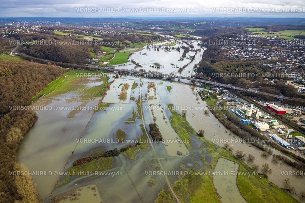 Hattingen231202239Ruhr-topaz | Luftbild, Ruhrhochwasser, Weihnachtshochwasser 2023, Fluss Ruhr tritt nach starken Regenfällen über die Ufer, Überschwemmungsgebiet von der Kosterbrücke bis Blankensteiner Schleuse am Leinpfad zur Ruhrbrücke Kemnade, Stiepel, Bochum, Ruhrgebiet, Nordrhein-Westfalen, Deutschland