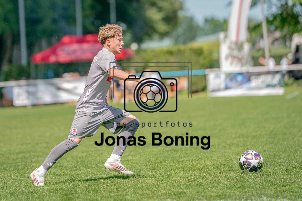 Fußball I C-Junioren I Saison 2025-2026 I Pfingsturnier Langförden I 14506 | jns.sportfotos - Realisiert mit Pictrs.com