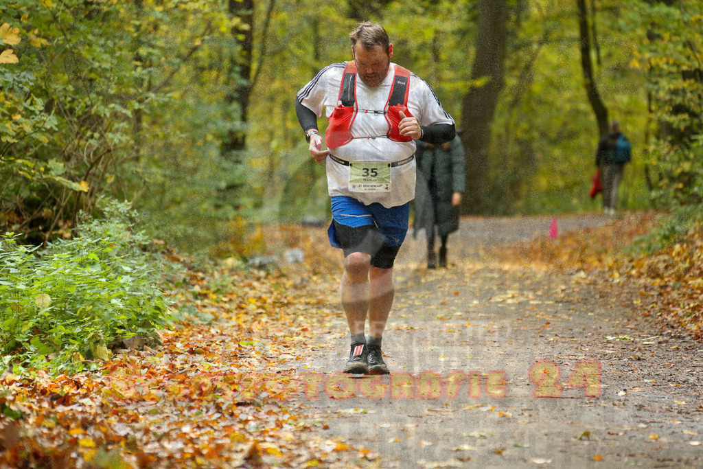 251026_1408_EX1_4127 | Sportfotografie im Rhein-Sieg Kreis, Köln, Bonn, NRW, Rheinland Pfalz, Hessen, etc. Unser Tätigkeitsfeld umfasst den Laufsport vom Volkslauf über den Marathon, Duathlon, Triathon bis zum Ultralauf wie Kölnpfad Ultra oder Schindertrail.