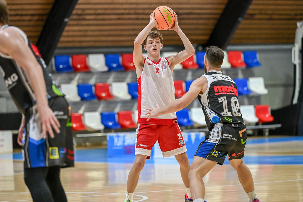 rsk_048 | Fotos von Basketballspielen aus dem Raum NRW fotografiert von Gero Mueller-Laschet und Daniel Schaefer - Realisiert mit Pictrs.com