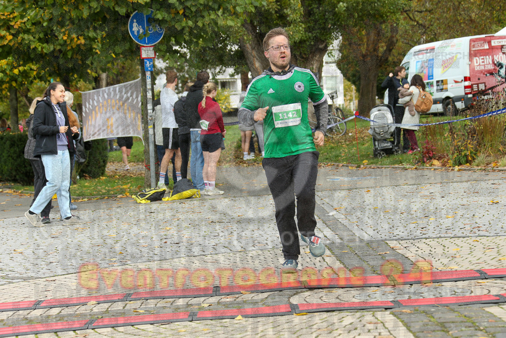 241020_1128_EX1_2471 | Sportfotografie im Rhein-Sieg Kreis, Köln, Bonn, NRW, Rheinland Pfalz, Hessen, etc. Unser Tätigkeitsfeld umfasst den Laufsport vom Volkslauf über den Marathon, Duathlon, Triathon bis zum Ultralauf wie Kölnpfad Ultra oder Schindertrail.