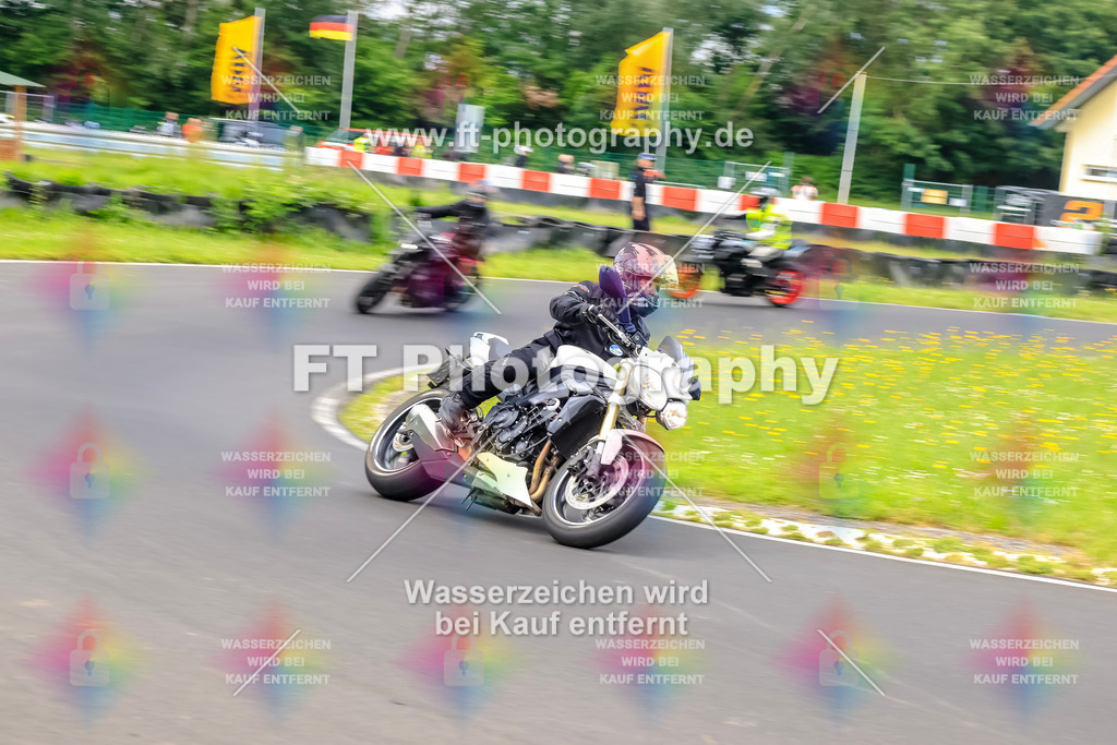 VBK-7215 | Hier findet Ihr Bilder von Touristenfahrten auf der Nürburgring Nordschleife oder von anderen Veranstaltungen die ich besucht habe. Viel Spass beim Durch Schauen 