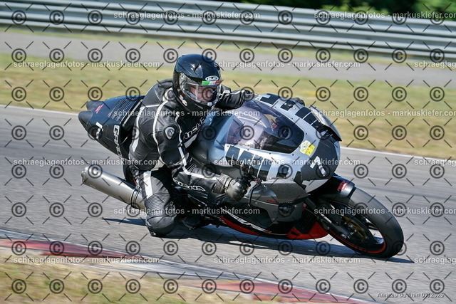 25bt04-0359 | markuskiefer.com - Realisiert mit Pictrs.com