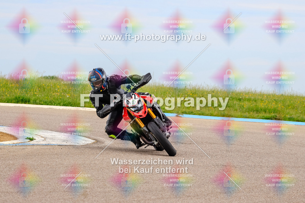 MotoTeam-2679 | Hier findet Ihr Bilder von Touristenfahrten auf der Nürburgring Nordschleife oder von anderen Veranstaltungen die ich besucht habe. Viel Spass beim Durch Schauen 