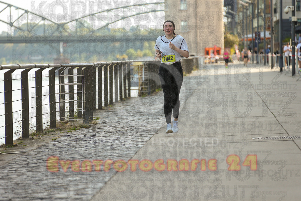 250920_1457_EX1_8320 | Sportfotografie im Rhein-Sieg Kreis, Köln, Bonn, NRW, Rheinland Pfalz, Hessen, etc. Unser Tätigkeitsfeld umfasst den Laufsport vom Volkslauf über den Marathon, Duathlon, Triathon bis zum Ultralauf wie Kölnpfad Ultra oder Schindertrail.