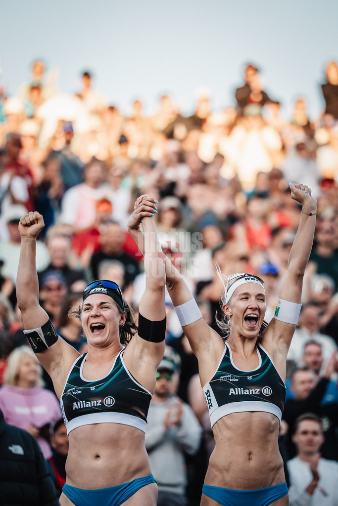 Beachvolleyball | Frauen und Männer | Deutsche Meisterschaften 2025 Timmendorfer Strand | 07.09.2025 | Die Silbermedaillengewinnerinnen Vizemeister v.l. Anna-Lena Grüne und Sandra Ittlinger