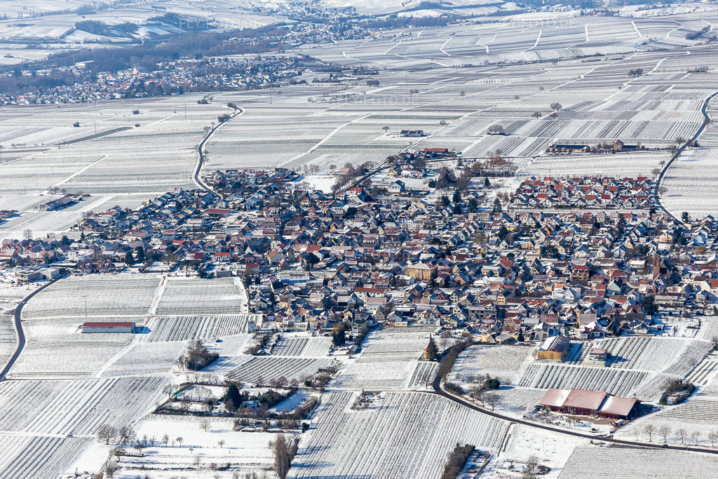 Luftbild: Winterluftbild im Schnee im Ortsteil Nußdorf in Landau im Bundesland Rheinland-Pfalz in Deutschland. Foto: IMG_124692.jpg vom 11.02.2021 durch Werner Riehm/FLY-FOTO.de