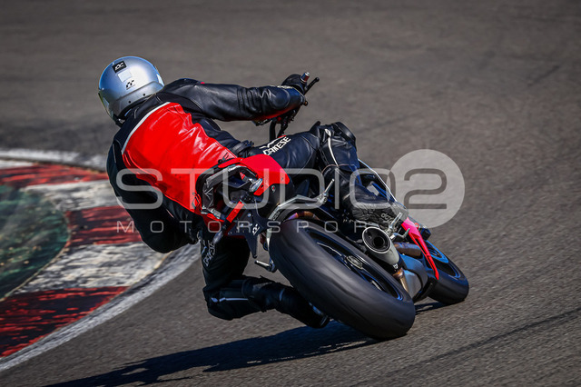 0762-260526NBR-016_762 | Deine Full-Service-Agentur für ✔️Videoproduktionen und ✔️Motorsportfotografie Jetzt Angebot anfragen!