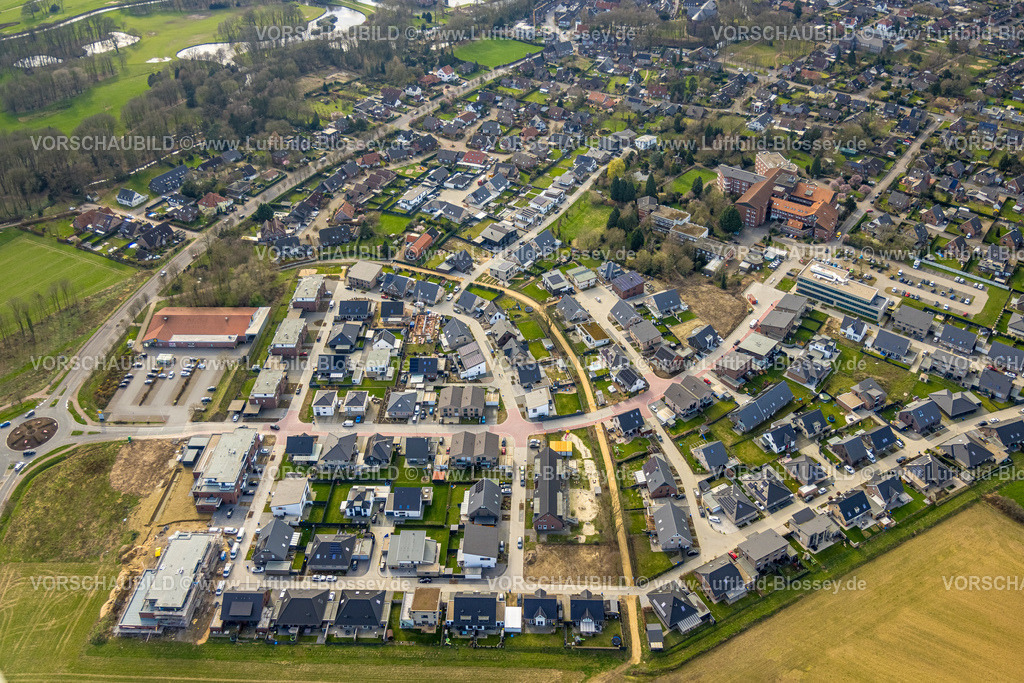 Isselburg240313840 | Luftbild, Neubau-Wohngebiet Linders Feld, hinten das Augustahospital Krankenhaus, Anholt, Isselburg, Nordrhein-Westfalen, Deutschland